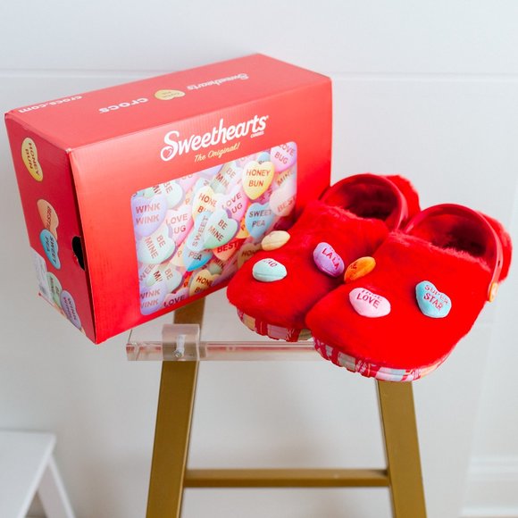 Crocs Classic Sweethearts Fur Sure Red Men 12 Valentine's Candy Collab New - Picture 7 of 11